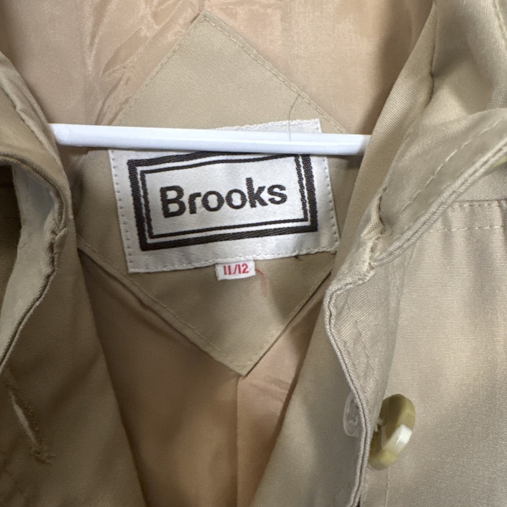 Vintage Brooks Women's Trench Coat Size 11/12 Beige Belted Lined Made In Korea - Picture 2 of 10